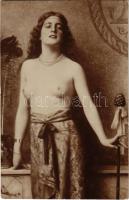 Félmeztelen erotikus hölgy / Half-naked erotic lady. photo (fl)