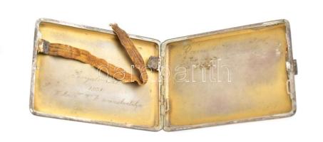 Ezüst (Ag) cigarettatárca, gilosált díszítéssel, belül gravírozással jelzett 123 g 10x8 cm
