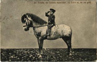 Mr. Josefi, der kleinste Kunstreiter, 30 Jahre alt, 85 cm gross / A legkisebb lovas, 30 éves és csupán 85 cm magas, cirkuszi mutatványos / Circus stunt, the smallest equestrian (Rb)