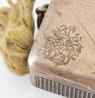 Kunhegyesi bárói címeres ezüst (Ag) cigarettatárca, öngyújtóval jelzett 71 g 6x4 cm