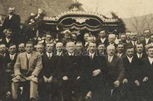 1932 Somogyszili evangélikus gyülekezett, 1932. X. 30., fotólap, a hátoldalon feliratozva, a képen s...