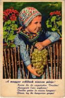 A magyar szőlőnek nincsen párja. Magyar szőlő reklámja, folklór. Klösz György és Fia kiadása / Hungarian grape advertisement, agricultural propaganda, folklore s: Pálinkás Gy. (EK)