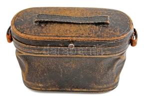 Régi színházi látcső, XX. sz. első fele, jelzés nélkül, eredeti bőr tokjában, kopott, 11x7 cm