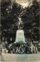 1907 Rozsnyó, Roznava; megkoszorúzott Kossuth Lajos szobor. Fuchs Adolf kiadása. Vogel D. felvétele / wreathed Kossuth monument (EK)