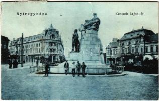 Nyíregyháza, Kossuth Lajos tér és szobor, üzletek. Szántó Ernő kiadása (fl)