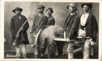 Borszék Bear-hunters