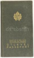 1937 Bp., A Magyar Királyság által kiadott fényképes útlevél MÁV irodaaltiszt részére