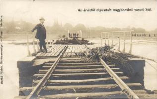 Nagybocskó Rail-bridge destroyed by flood photo