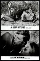 cca 1970 ,,A kék katona című amerikai westernfilm jelenetei és szereplői, 16 db vintage produkciós filmfotó ezüst zselatinos fotópapíron, a használatból eredő (esetleges) kisebb hibákkal, 18x24 cm