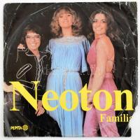 Neoton Familia - Kotta-Fej / Maradj Még Egy Percet.  Vinyl, 7", Stereo, Pepita, Magyarország, 1978. VG+, a borító sérült.