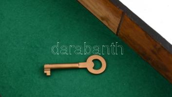 Antik fadoboz kulccsal, szép állapotban, 29x15x8 cm