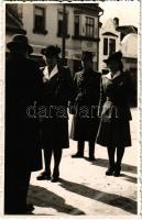 1940 Székelykeresztúr, Kristur, Cristuru Secuiesc (Sacuesc); bevonulás, Szemerjay üzlete / entry of the Hungarian troops, shop. Gálna Zoltán fényképész photo (fl)