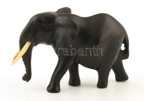 Faragott fa elefánt figura 13 cm