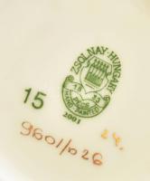 Zsolnay virág mintás porcelán váza. kézzel festett, jelzett, sérült. m: 25 cm