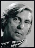cca 1972 Bacsó Péter filmrendező portréja, 1 db modern nagyítás, 21x15 cm