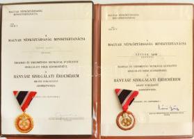 1976-1988. Bányász Szolgálati Érdemérem arany és bronz fokozata (2xklf) műgyantás fém kitüntetések mellszalagon, adományozói lapokkal T:XF