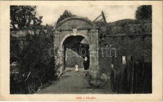 Ada Kaleh, vár bejárata törökökkel / castle entry with Turkish people (non PC)