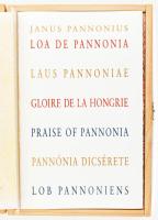 Janus Pannonius - Pannónia dicsérete. Kiss Ilona művészkönyve. Bp., 2002, OSZK (Vác, Nalors Grafika-ny.) Janus Pannonius híres epigrammájának spanyol, latin, francia, angol, magyar és német nyelvű szövegével, Kiss Ilona szitanyomatával. Pergamen / papír, kiadói fa díszdobozban. Számozott (24./39), a művész, Kiss Ilona (1955- ) által aláírt és dedikált példány!