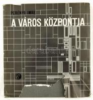 Perényi Imre: A város központja. Tervezés és rekonstrukció. Bp., 1970, Műszaki. Fekete-fehér fotókkal illusztrált. Kiadói egészvászon kötésben, kiadói szakadt, sérült, hiányos papír védőborítóban.