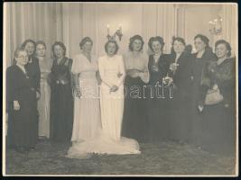 1942 Bessenyői Bessenyő Árpád alezredes és Bánsághy Klári esküvője, fotó, foltos, 17,5×23,5 cm