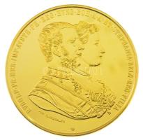 DN Magyar Aranyóriások - Ferenc József emlékérem, Rudolf herceg házasságkötése 1881 aranyozott Cu utánveret kapszulában, tanúsítvánnyal (46mm) T:PP