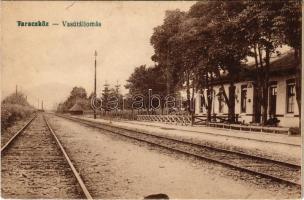 Taracköz, Teresva; vasútállomás. Vasúti levelezőlapárusítás 4835. / railway station (fl)