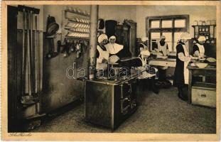 Neuhaus am Inn, Institut der Engl. Fräulein. Höhere Mädchen-, Handels- und Haushaltungsschule, Schulküche / Institute of English Maidens, school kitchen, interior (fl)