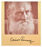 Csúcs Ferenc szobrászművész kiállítása. A katalógust szerk.: Krómer Ágnes. Bp., 1995, Corvin Művelődési Ház. Kiadói papírkötés. A művész, Csúcs Ferenc (1905-1999) által aláírt példány!