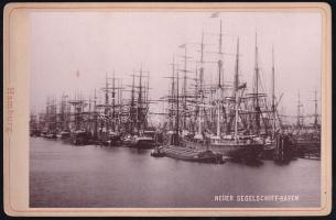 cca 1860-1890 Hamburg, Neuer Segelschiff-Hafen / kikötő vitorláshajókkal, keményhátú fotó, 16,5x10,5 cm