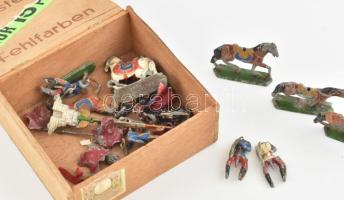 Ólomkatonák és lovak vegyes állapotban