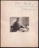 1921 Horthy Miklós kormányzó az íróasztalánál, kartonra kasírozott fotó, jelzés nélkül, 7,5x9,5 cm