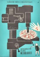 3 db balesetmegelőzési plakát 26x37 cm Egyiken foltok