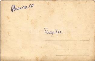 1931 Resicabánya, Resicza, Recita, Resita; látkép, a vaskohó romjai / general view, ruins of an iron...