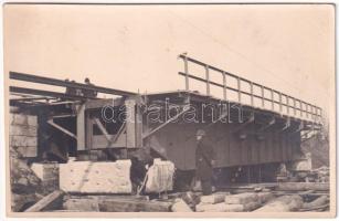 1936 Aranyos, Aries; Vasúti híd építés közben az Aranyos folyó felett a Várfalva-Szinfalva vasúti vonalon / construction of the railway bridge on the Moldovenesti-Cornesti narrow-gauge railway line. photo (EK)