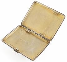Ezüst (Ag) Cigarettatárca, 1906 körül, Szent Hubertusz zománcos jelenettel. Korának megfelelő minimá...