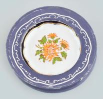 Zsolnay porcelán tányérka Kézzel festett, jelzett, hibátlan , eredeti csomagolásban d: 9 cm