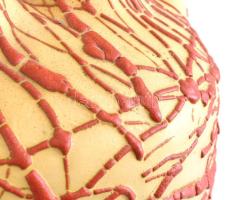 Pesthidegkúti váza a "Korall" sorozatból. Tervező: Csizmadia Margit (1925-1991). Színes má...