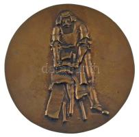~1970-1980. Budapesti Bőripari Vállalat névre szóló, gravírozott kétoldalas, bronz törzsgárda plakett, eredeti tokban (97mm) T:AU