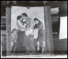 cca 1960 Pornó repró, 13 db diapozitív Fekete György budapesti fényképész hagyatékából, 24x36 mm