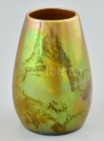 Zsolnay váza, eozinmázas keménycserép, apró karcolásokkal és korának megfelelő máz repedésekkel, jelzett: 1910 körüli hárompajzsos Zsolnay jelzés, Made in Hungary felirat, 11.5 cm
