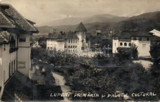 Lupény with Palace of Culture photo