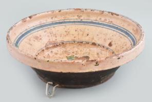 Pásztói tál, mázas kerámia, festett virágokkal, felületi sérülésekkel, 19. sz., d: 28 cm