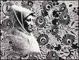 cca 1970 Kis Jankó Bori (azaz Gáspár Mártonné Molnár Boglárka) matyó hímzőasszony emlékét őrző fotómontázs, amelyet Kurucz János miskolci fotóművész készített, vintage fotó feliratozva, ezüst zselatinos fotópapíron, 17,8x23,8 cm