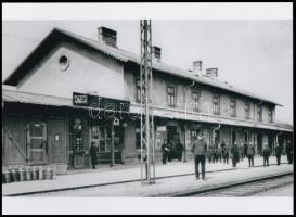cca 1930 Eger, vasútállomás, 1 db modern nagyítás a Foto-Gráf műterem hagyatékából, 15x21 cm