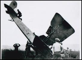 cca 1930 előtt készült felvételek repülőgépek bukásáról, 2 db modern nagyítás, 15x21 cm és 21x15 cm