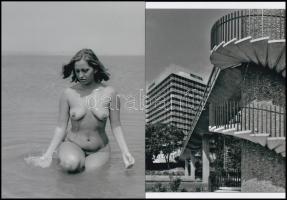 cca 1975 Két Auróra a Balatonnál, az egyik a vízben, a másik a szárazföldön, 2 db modern nagyítás, 21x15 cm