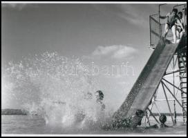 cca 1968 Csúszda a Velencei-tavon, 4 db modern nagyítás Sinka Antal (?-?) fényképész és fotóriporter...