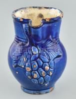 Antik szőlőmintás kerámia kancsó, sérülésekkel, m: 14,5 cm