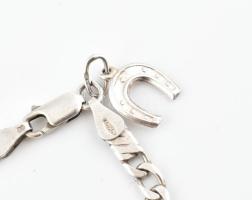 Ezüst(Ag) figaro karkötő szerencsepatkó függővel, h: 18 cm, nettó: 6,9 g