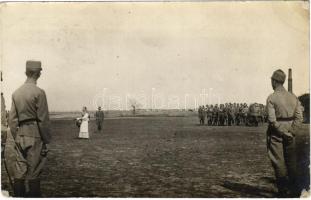 1917 Osztrák-magyar katonák csoportja pappal, tábori mise / WWI Austro-Hungarian K.u.K. military, group of soldiers with priest, field mass. photo + "K.u.K. Infanterie Regiment No. 49. XXVIII. Marsch-Baon" (EK)